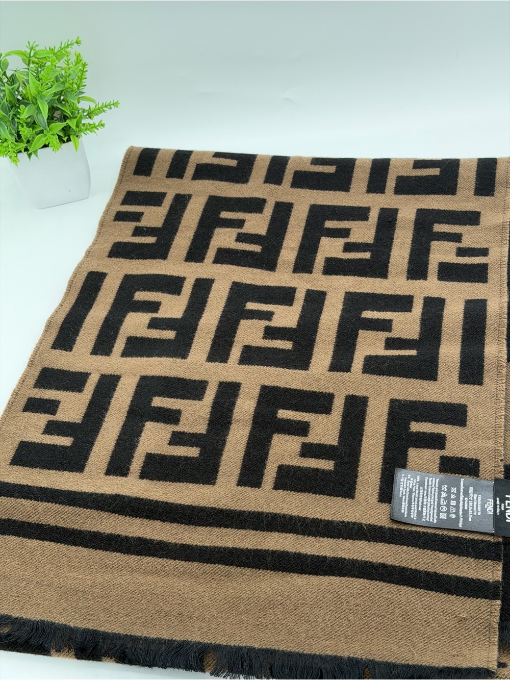 Fendi FF woolen scarf Authentic 😍